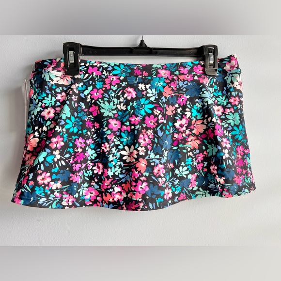 ISLAND ESCAPE Women's Lux Skirtini - Picture 5 of 7